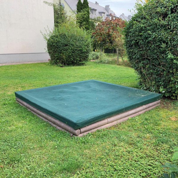 Sandkastenabdeckung mit Gummiband